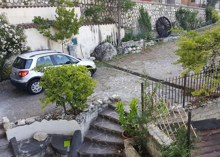 Elilu Apartment